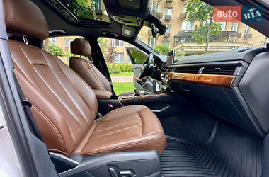 Седан Audi A4 2017 в 