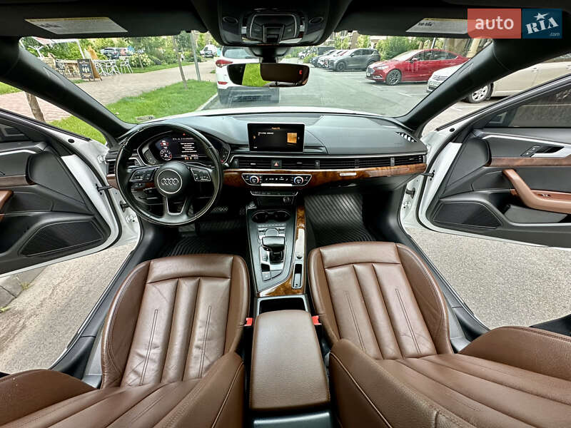 Седан Audi A4 2017 в Киеве