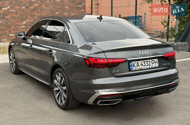 Седан Audi A4 2022 в 