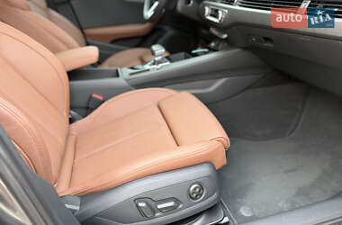 Седан Audi A4 2022 в 