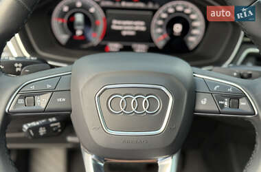 Седан Audi A4 2022 в 
