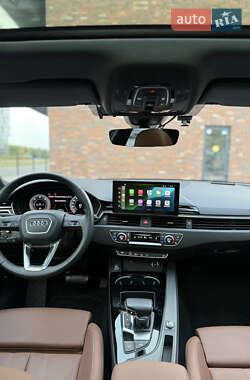 Седан Audi A4 2022 в 