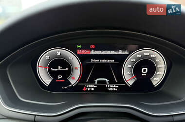 Седан Audi A4 2022 в 