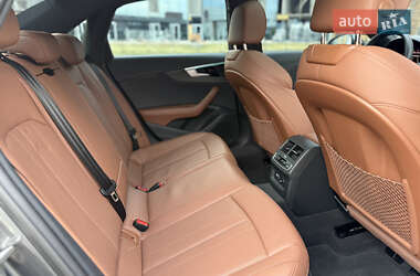 Седан Audi A4 2022 в 