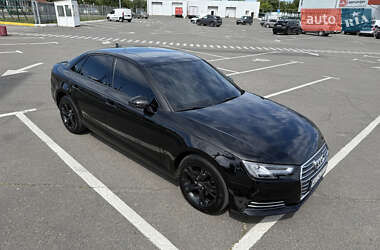 Седан Audi A4 2018 в 
