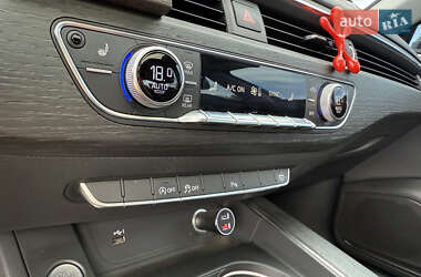 Седан Audi A4 2018 в 
