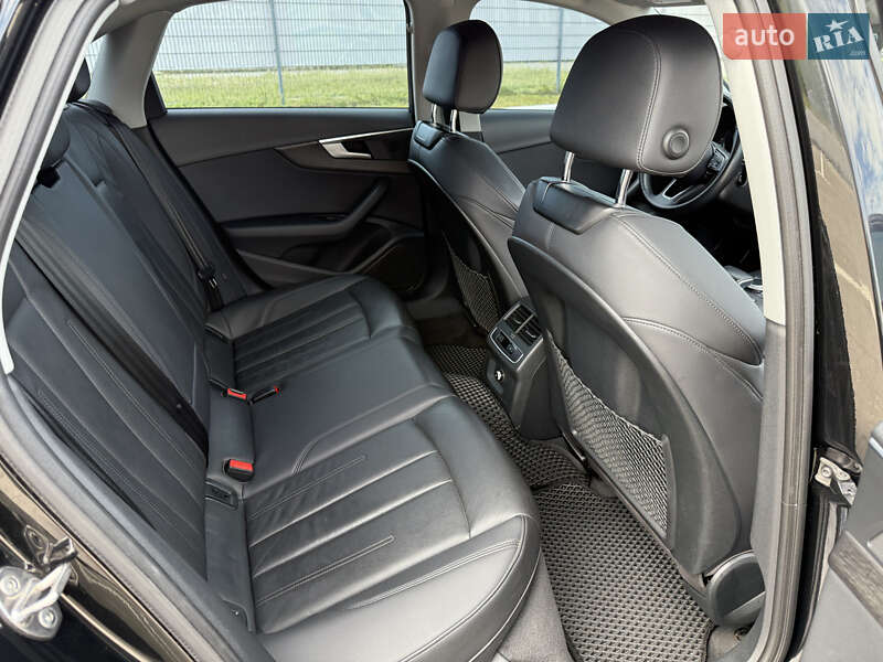 Седан Audi A4 2018 в Дніпрі