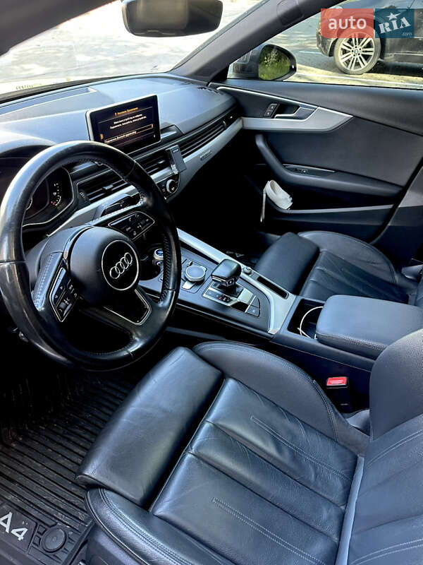 Седан Audi A4 2016 в Львові