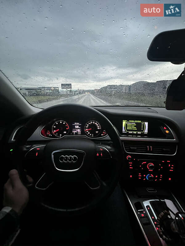 Седан Audi A4 2013 в Мукачево