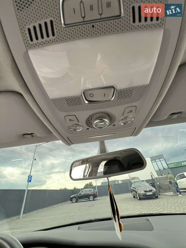 Седан Audi A4 2013 в Мукачево