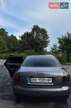 Седан Audi A4 2001 в 