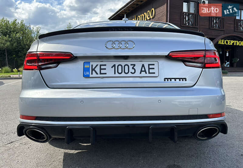 Седан Audi A4 2017 в Дніпрі