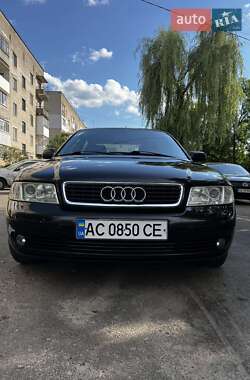 Седан Audi A4 2001 в 