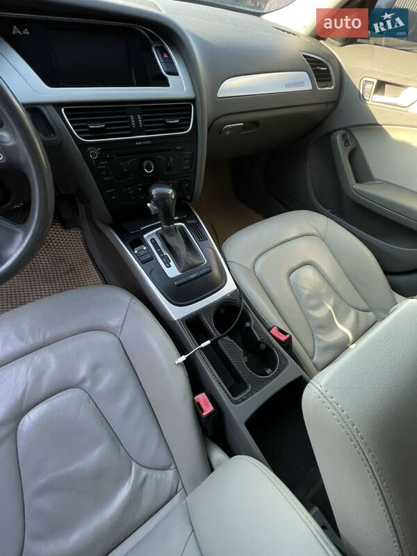 Седан Audi A4 2011 в Хмельницком