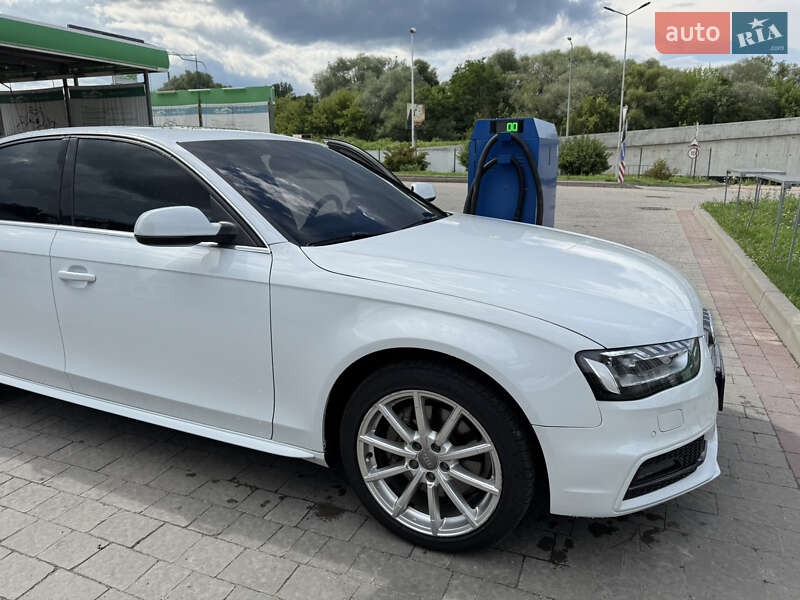Седан Audi A4 2014 в Івано-Франківську