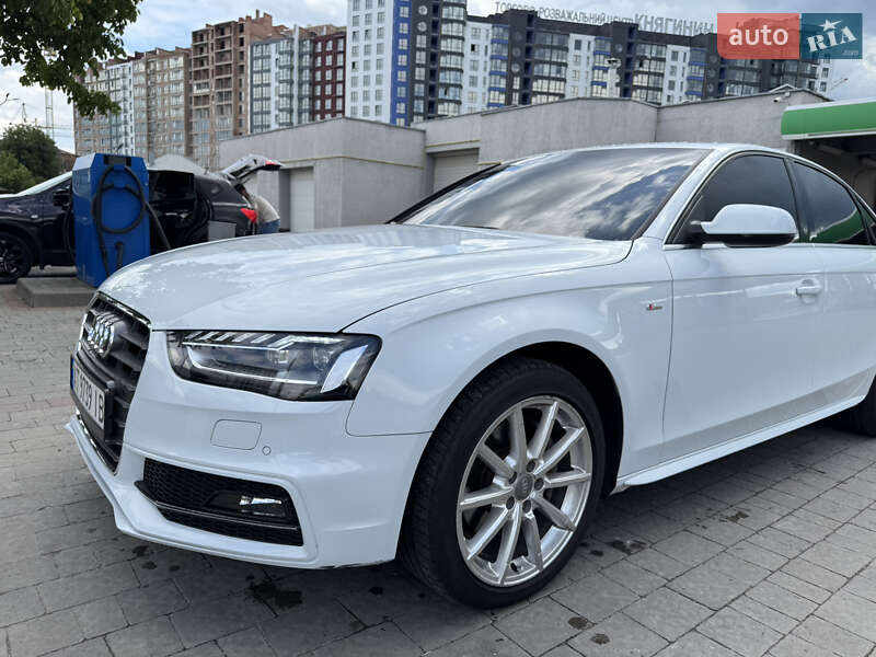 Седан Audi A4 2014 в Івано-Франківську