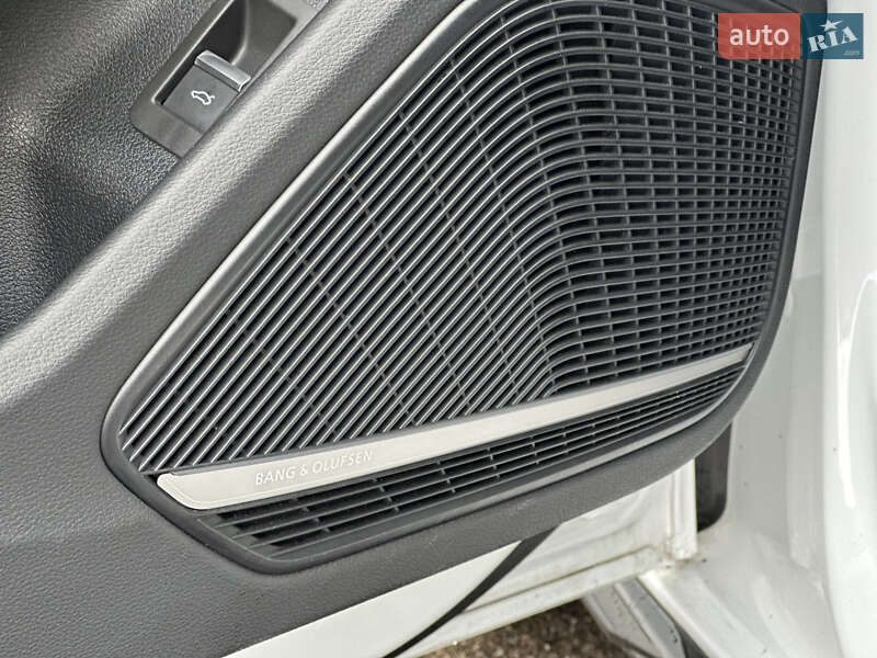 Седан Audi A4 2023 в Києві