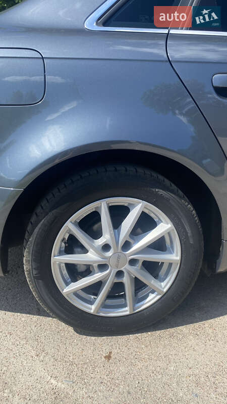 Седан Audi A4 2006 в Коростышеве