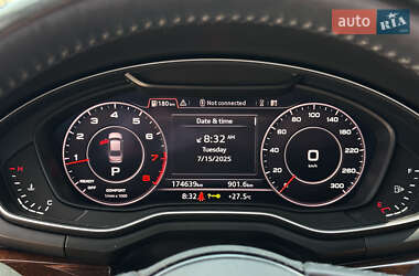 Седан Audi A4 2018 в 