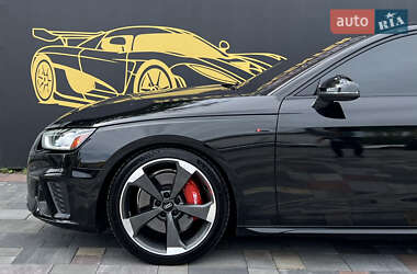 Седан Audi A4 2020 в 