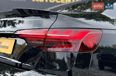 Седан Audi A4 2020 в 