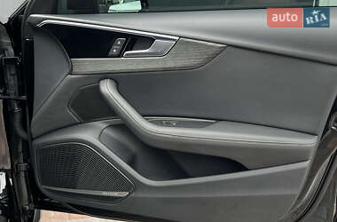 Седан Audi A4 2020 в 