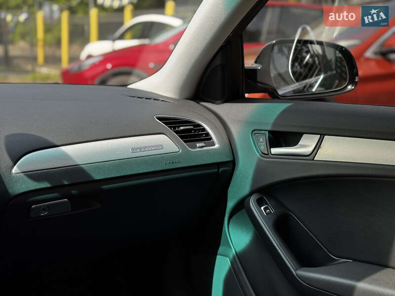 Седан Audi A4 2013 в Львові