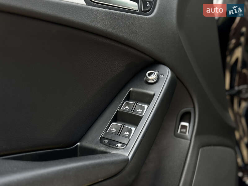 Седан Audi A4 2013 в Львові