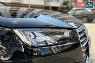 Седан Audi A4 2017 в 