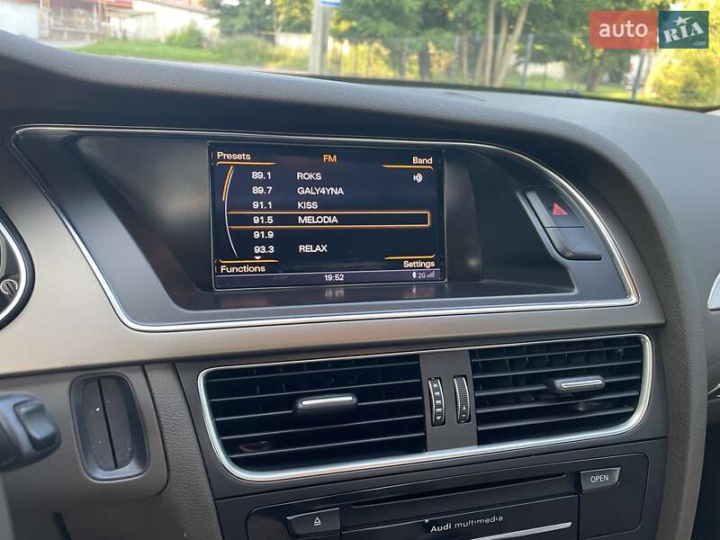 Седан Audi A4 2014 в Львові
