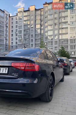 Седан Audi A4 2012 в 