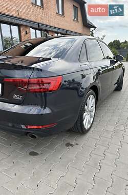 Седан Audi A4 2016 в 
