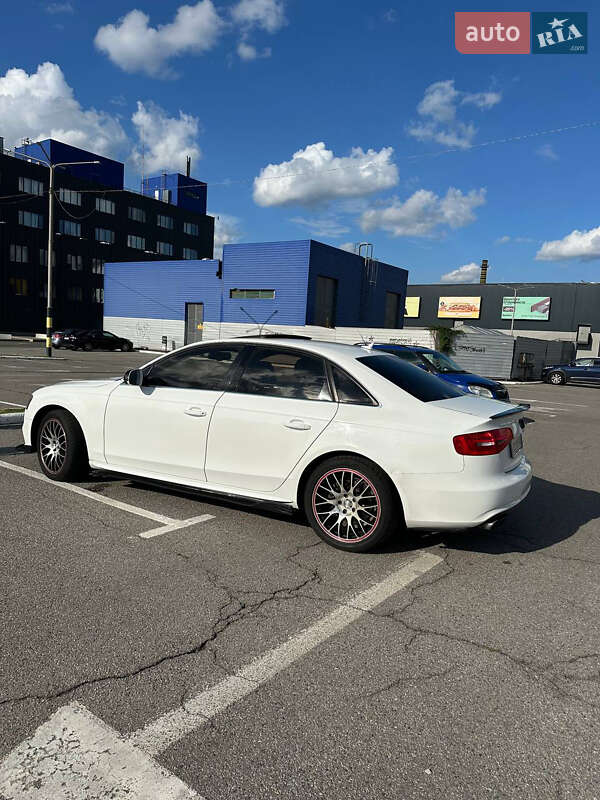 Седан Audi A4 2012 в Киеве