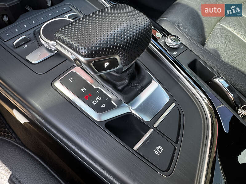 Седан Audi A4 2016 в Киеве