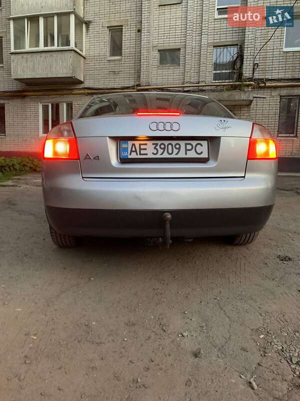 Седан Audi A4 2002 в Днепре