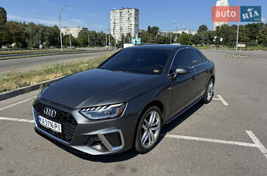 Седан Audi A4 2021 в 