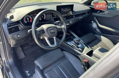 Седан Audi A4 2021 в 