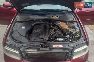 Седан Audi A4 2000 в 