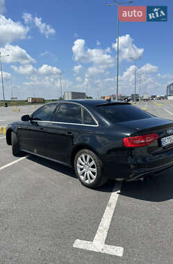 Седан Audi A4 2014 в 