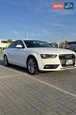 Седан Audi A4 2013 в 