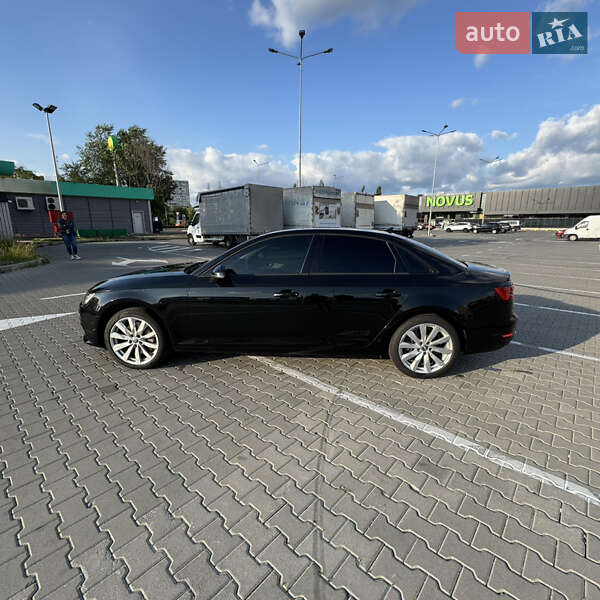 Седан Audi A4 2016 в Киеве