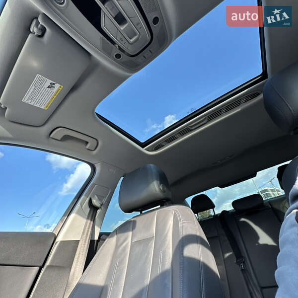 Седан Audi A4 2016 в Киеве