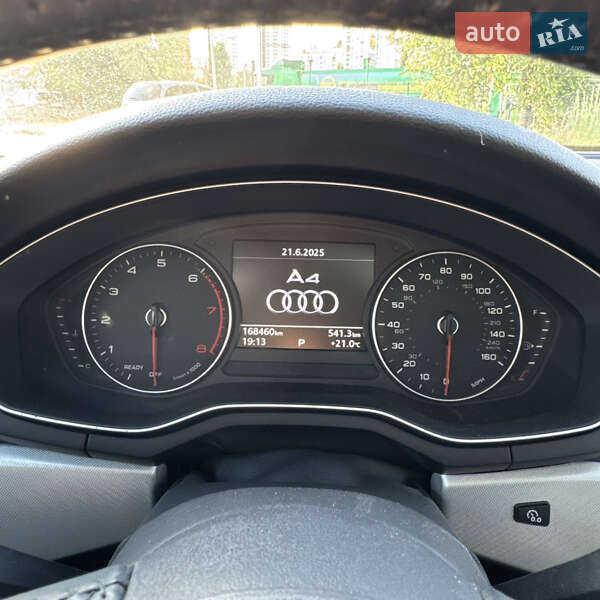 Седан Audi A4 2016 в Киеве