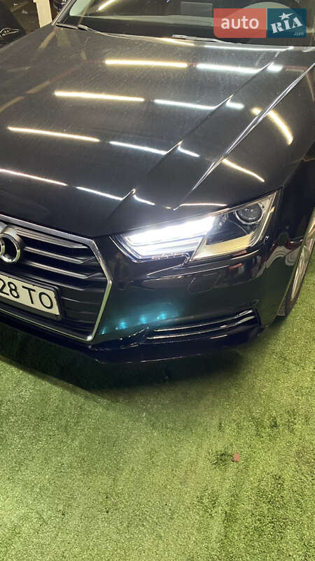 Седан Audi A4 2016 в Киеве