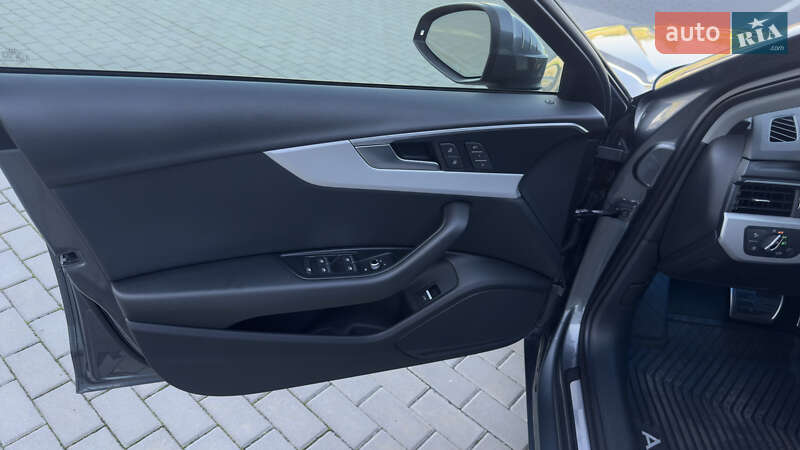 Седан Audi A4 2017 в Львові