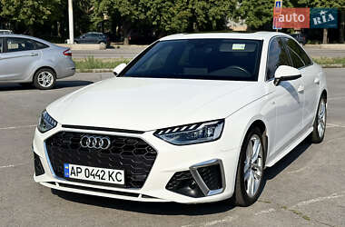 Седан Audi A4 2022 в 