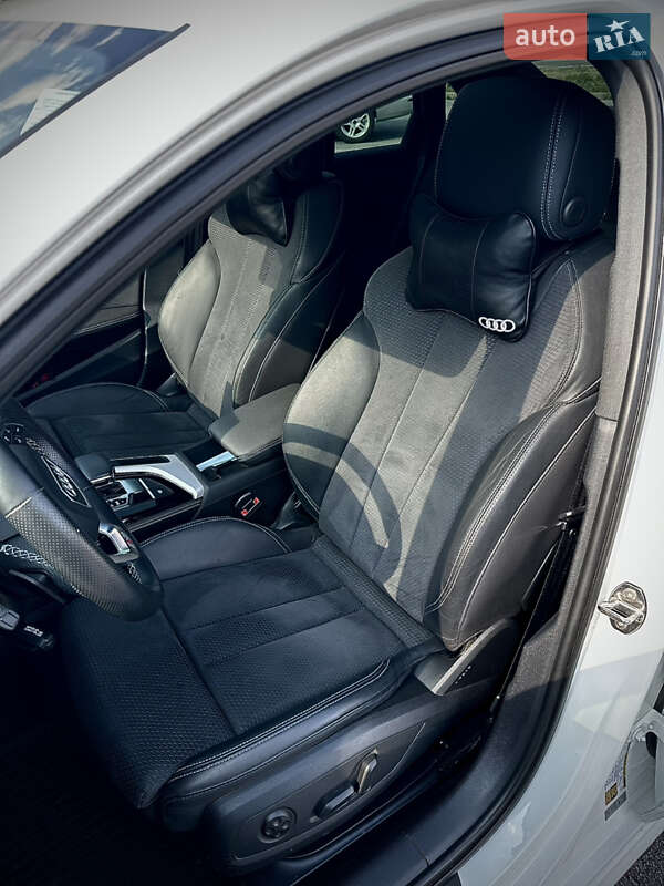Седан Audi A4 2022 в Запорожье