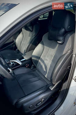 Седан Audi A4 2022 в 