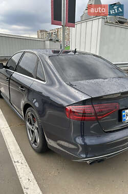 Седан Audi A4 2015 в 