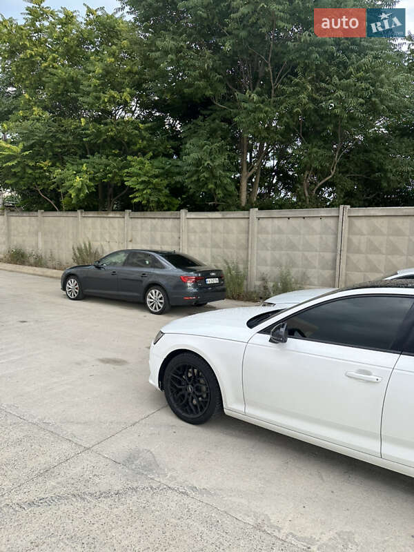 Седан Audi A4 2016 в Одессе